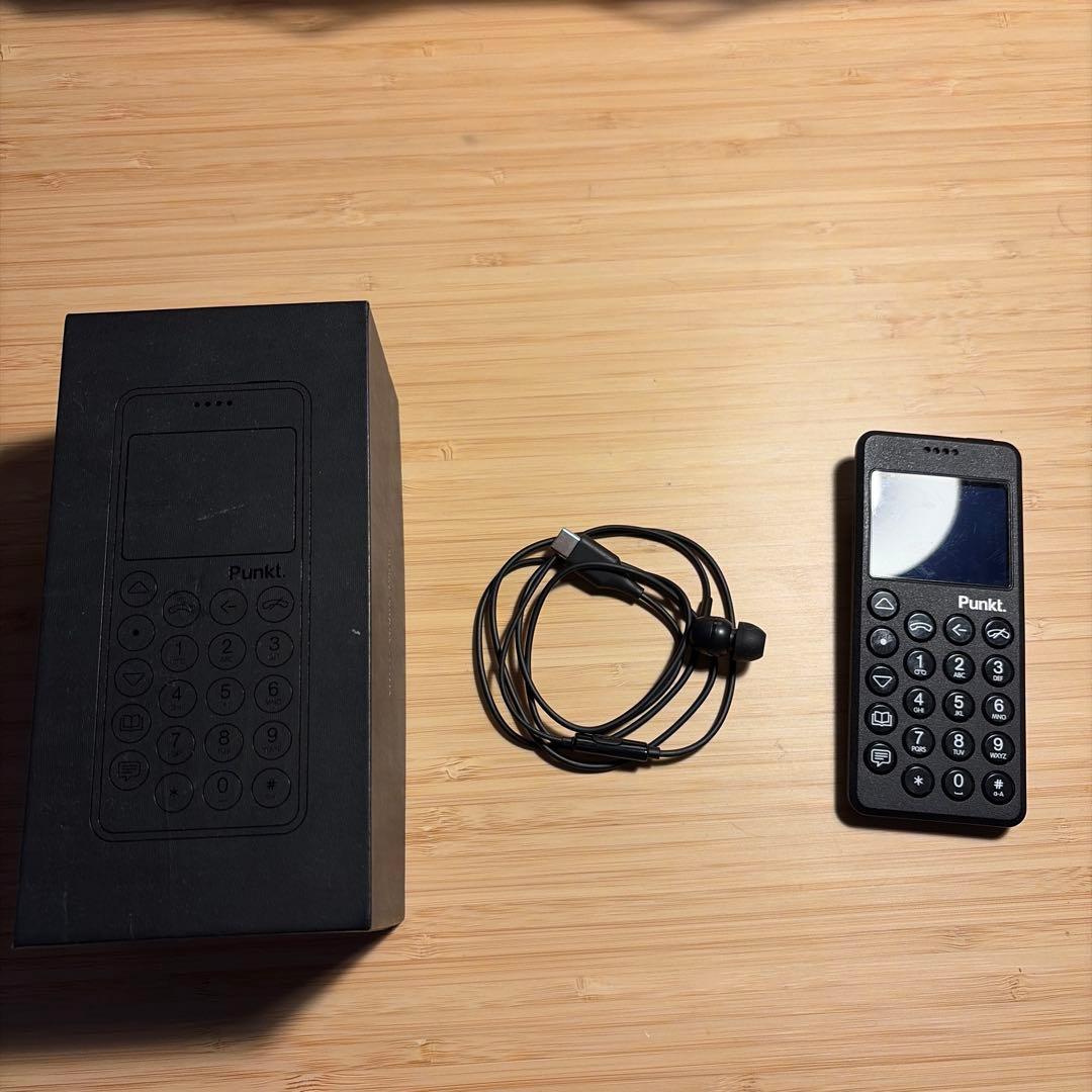 携帯電話本体 Punkt mo02
