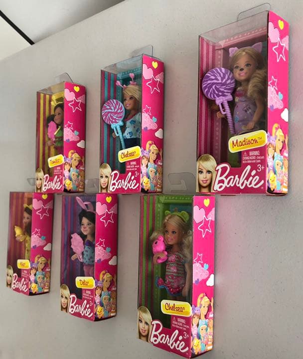 新品。アメリカで購入、バービー人形。ちびっ子勢揃い遊園地2012年。かわいい❤️