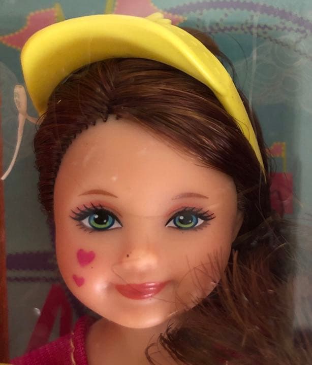 新品。アメリカで購入、バービー人形。ちびっ子勢揃い遊園地2012年。かわいい❤️