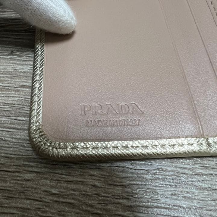 美品　プラダ　リボン　二つ折り財布　コンパクトウォレット　レザー