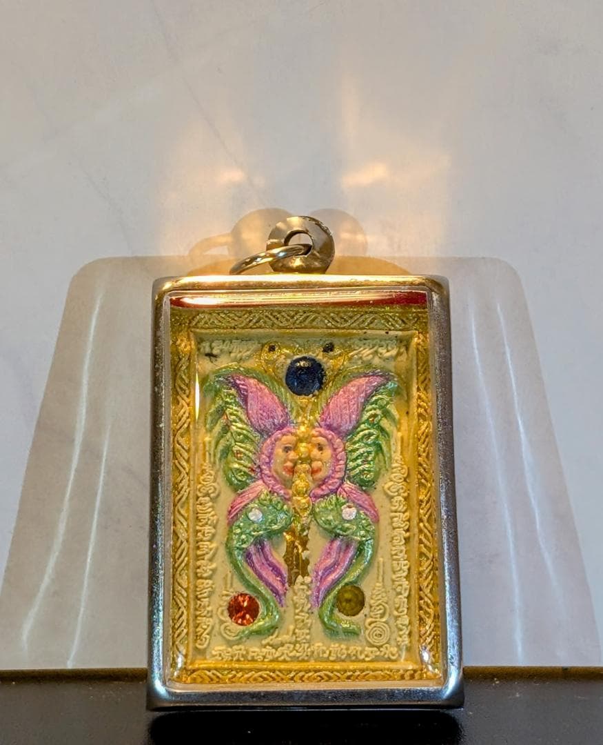 タイお守り　プラクルアン　クルーバー・クリッサナ　2558年　(047)