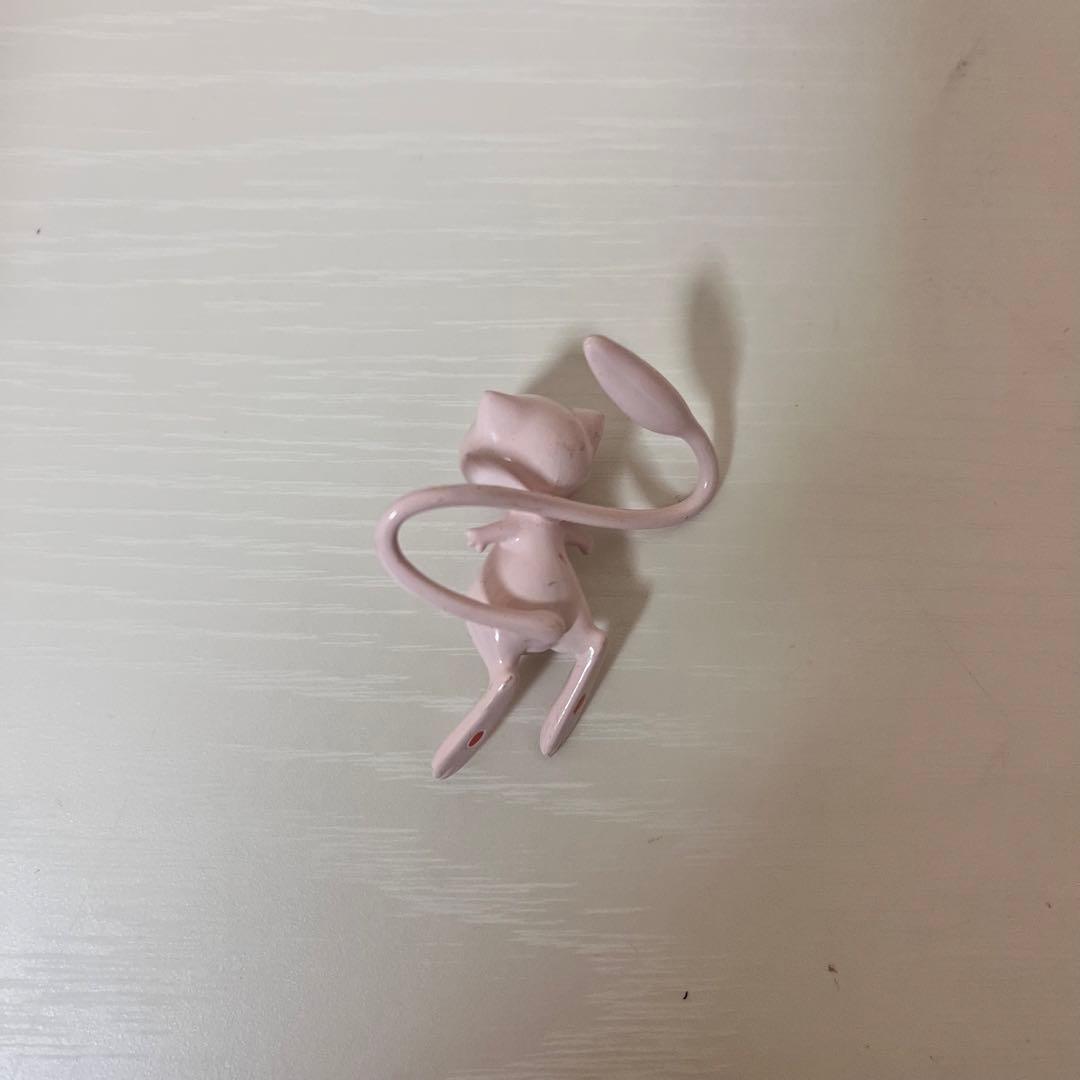 ミュウ　フィギュア　ポケモン