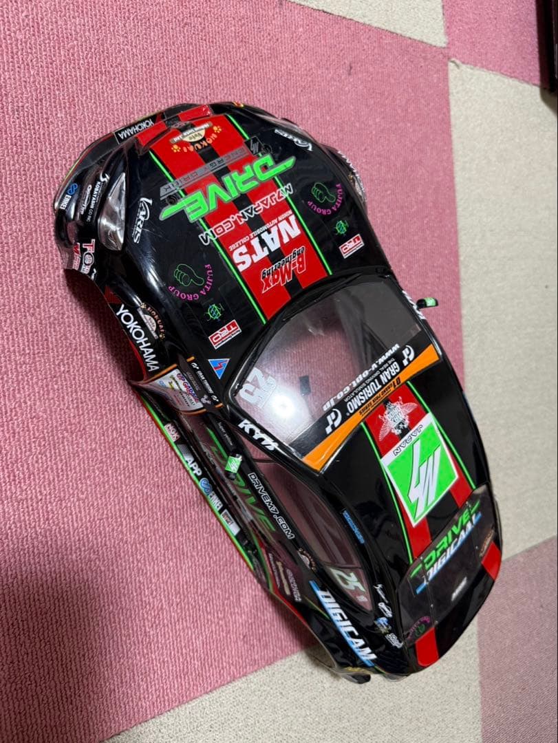 ドリフトカー ボディ 1/10 ブラック/レッド/グリーン