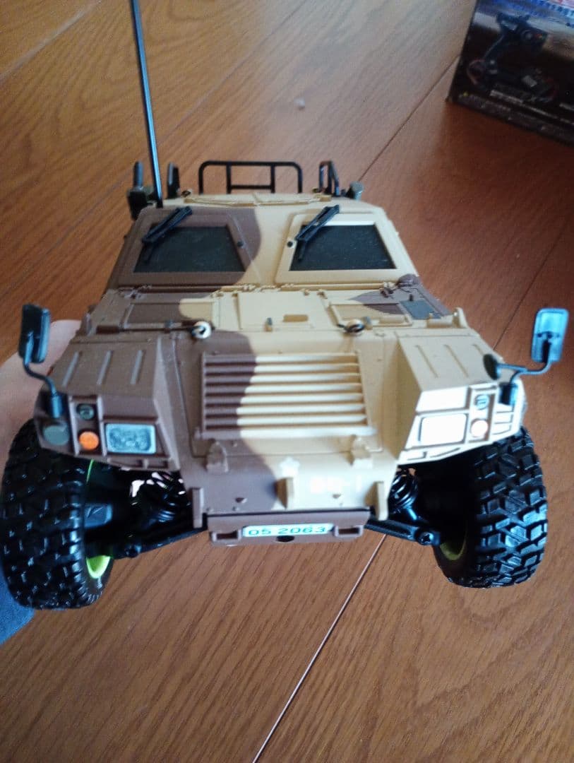 京商 1/16 陸上自衛隊 軽装甲機動車 レディーセット 電動RC