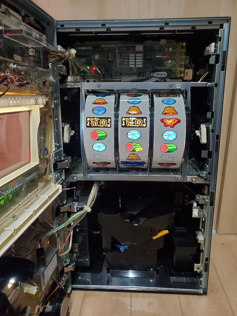 スロット実機　オリンピア　南国育ちR2 まどかパネル