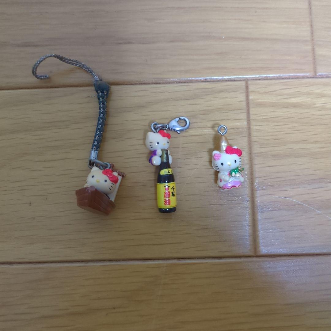 必見！レアありHelloKittyご当地ストラップ　50個セット重複無