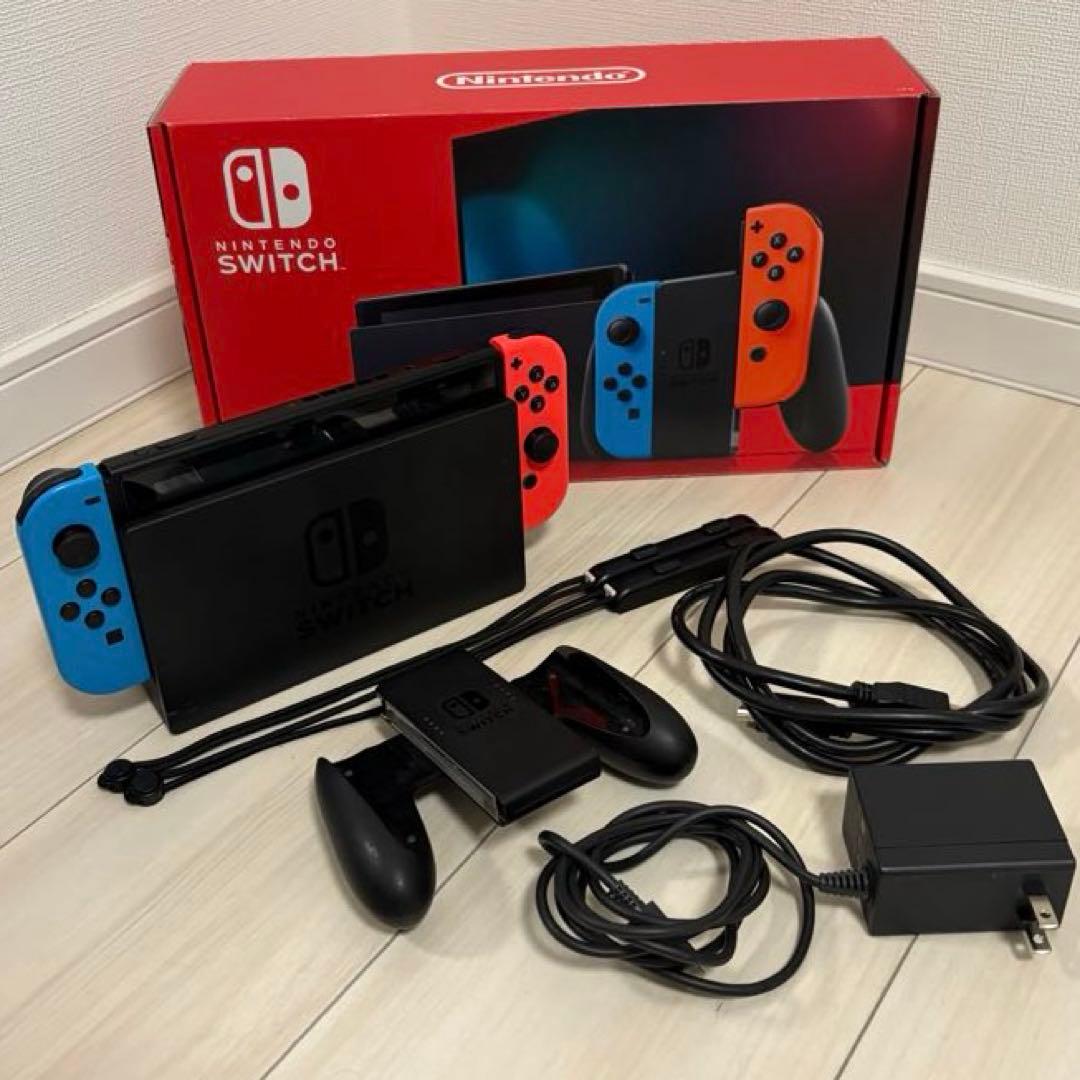 Nintendo Switch 本体　青・赤