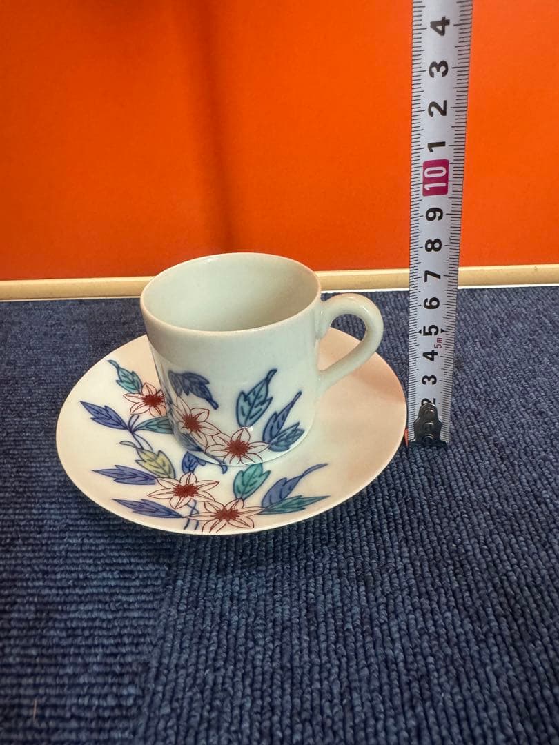 1856  人間国宝　十三代今泉今右衛門　錦鉄仙絵紅茶碗