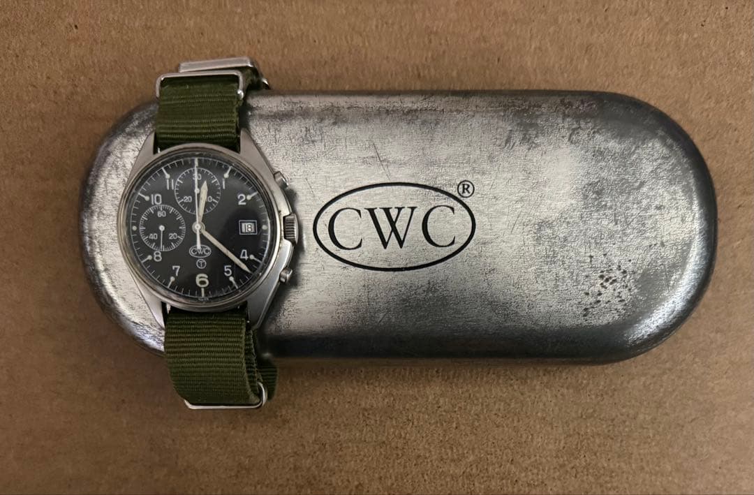 i*y様 CWC クロノグラフ 3針 ブラック文字盤 ミリタリー
