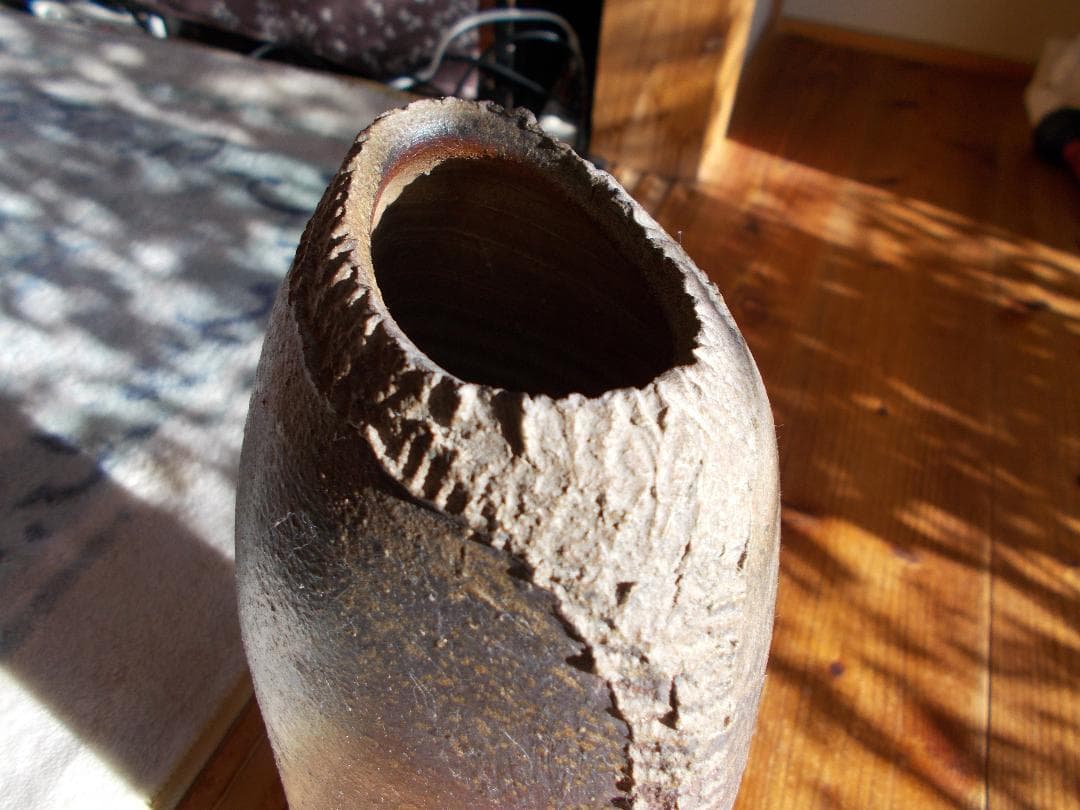 再お値下げ　備前焼ゴマ長偏壺・山下譲治作【13】