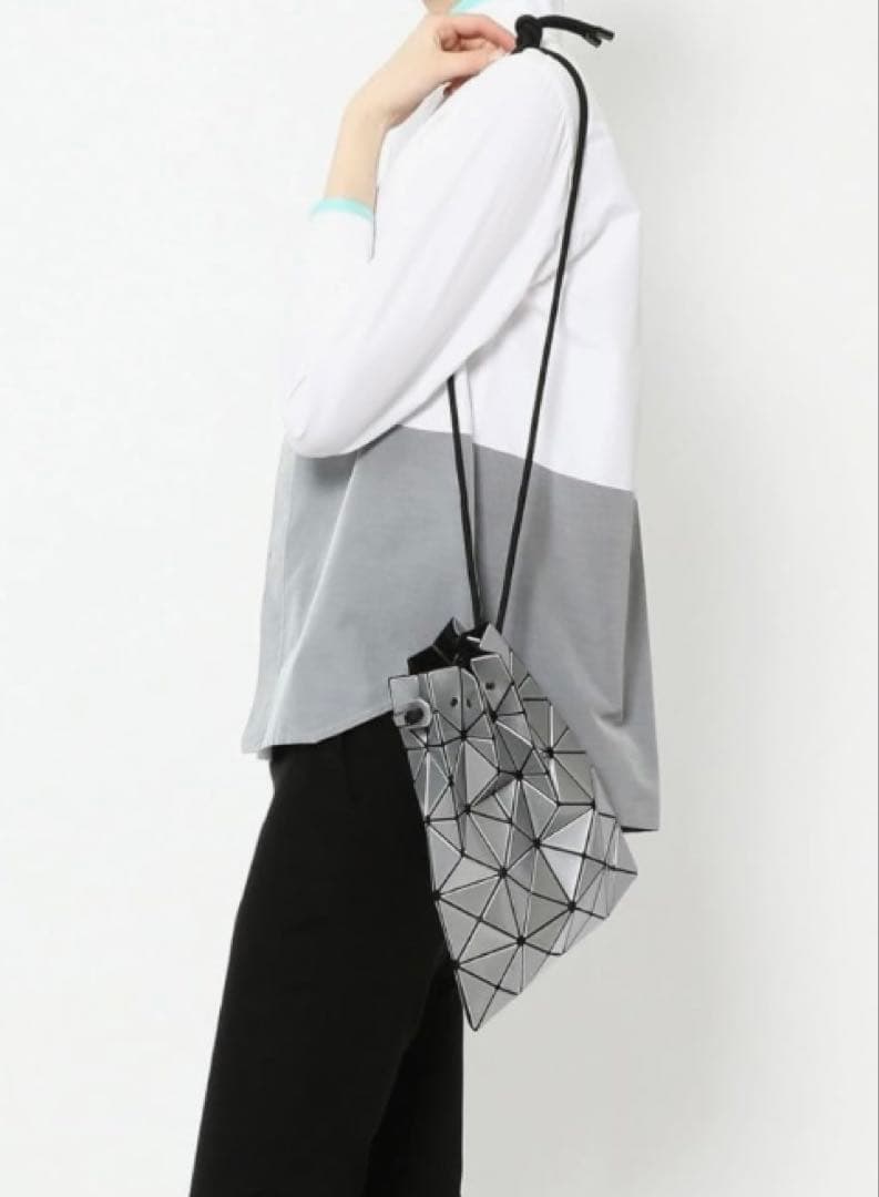 BAOBAO ISSEI MIYAKE ピンク ショルダーバッグ