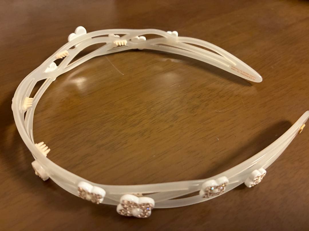 アレクサンドルドゥパリ　ホワイトフラワーヘアカチューシャ　新品