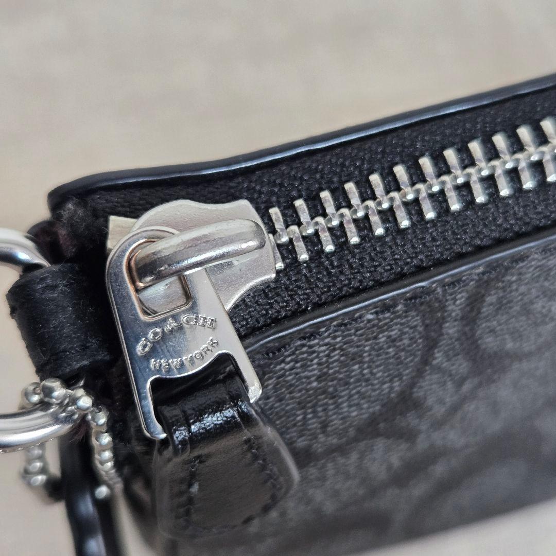 【極美品】COACH シグネチャーハンドバッグ　コーチアクセサリーポーチ