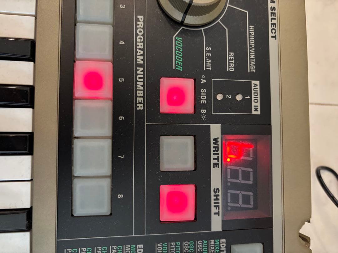 KORG　コルグ　シンセサイザー　Micro KORG　マイクロコルグ