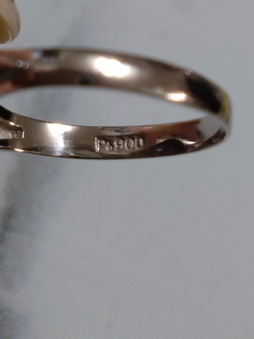 プラチナ900 紫色オーバルリング