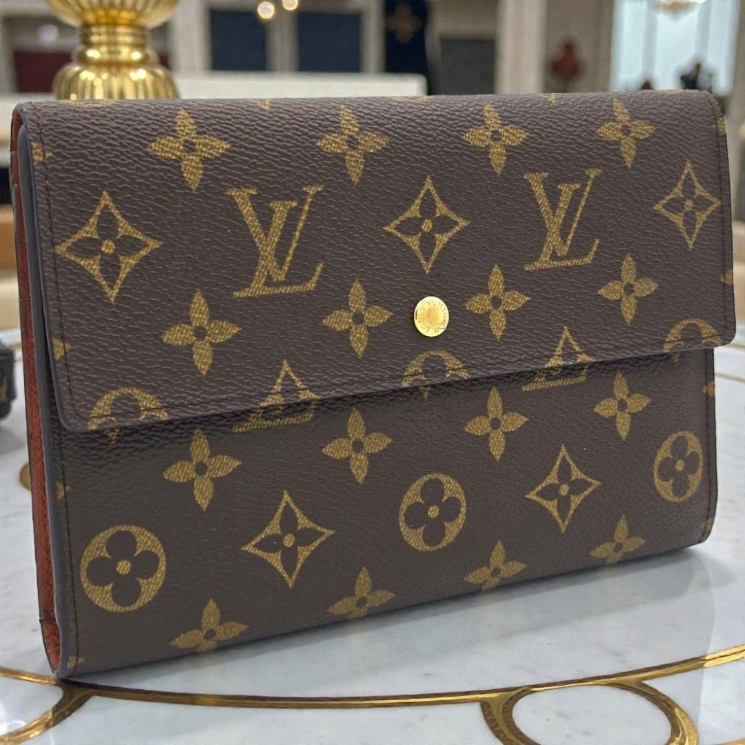 ルイヴィトン モノグラム ポシェット パスポール パスポートケース 三つ折り財布