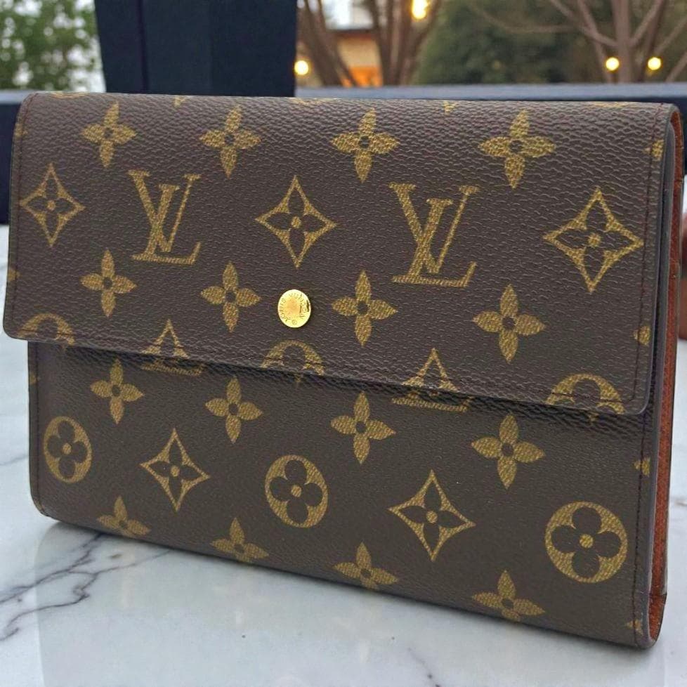 ルイヴィトン モノグラム ポシェット パスポール パスポートケース 三つ折り財布