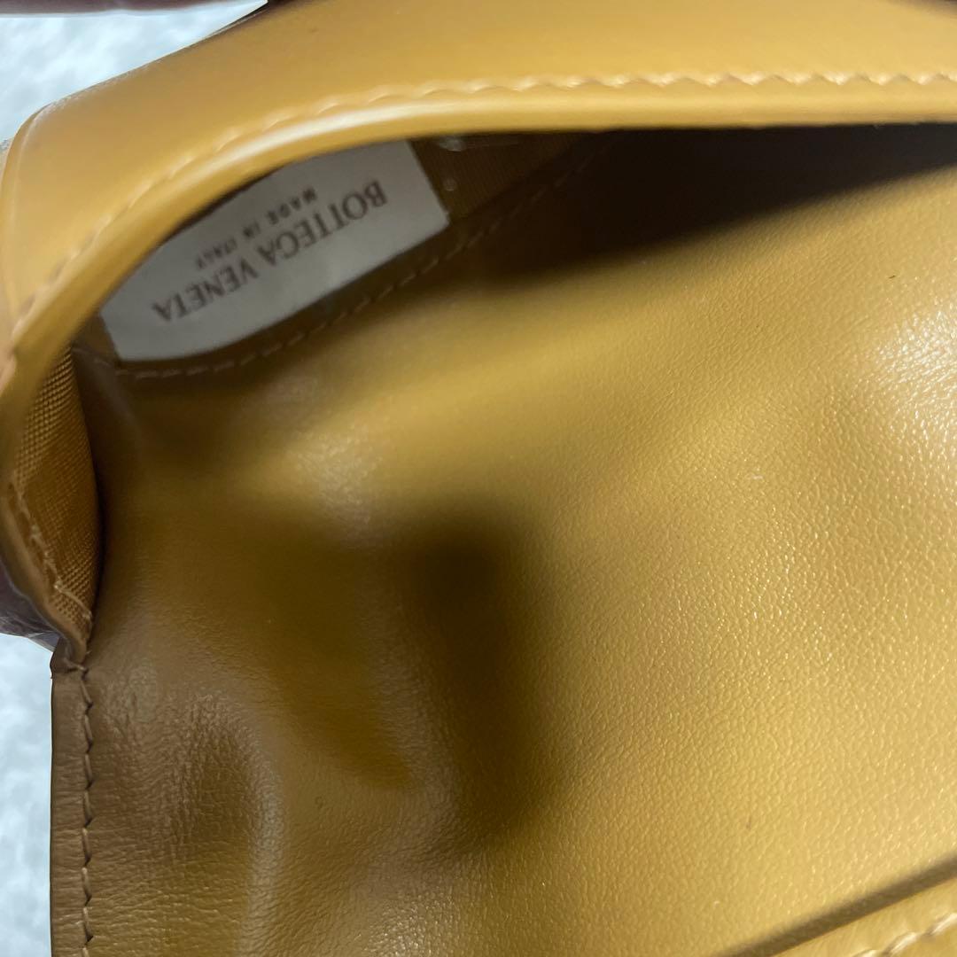 れん。ボッテガ　カセットスモール二つ折りウォレット