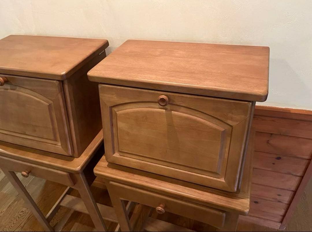 ライティングビューロー　karimoku サイドテーブル　1台