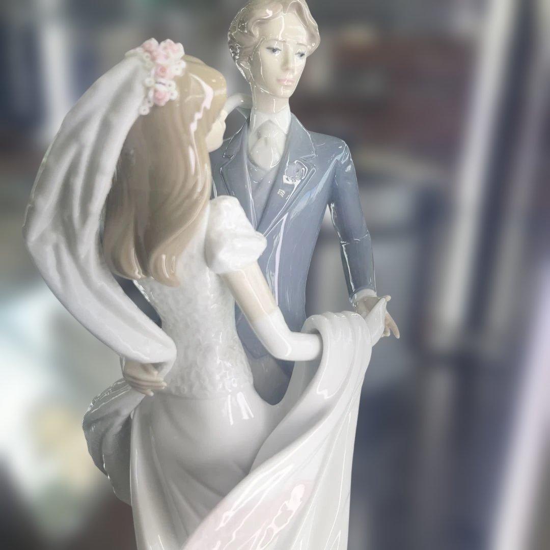 新郎新婦 陶器フィギュア 新郎胸花が破損