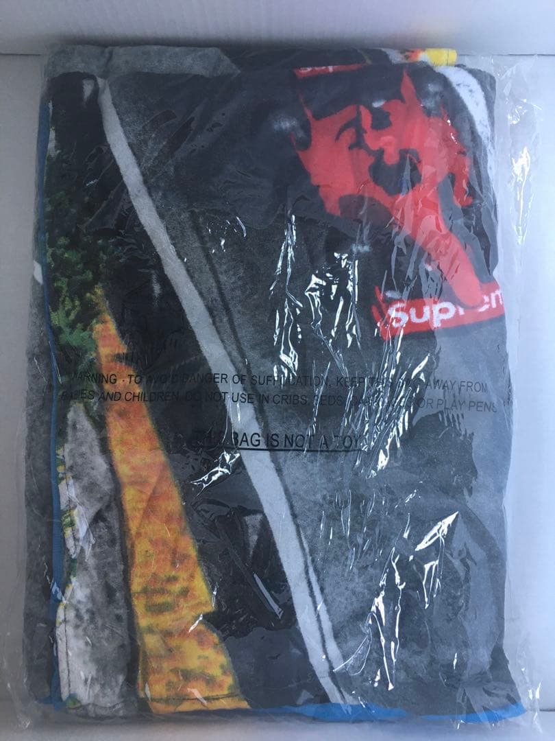 Supreme シュプリーム Grand Prix Beach Towel