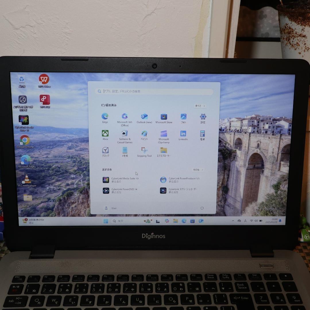 Win11公式対応/8世代Corei3/メモリ8G/SSD500G/無線/カメラ