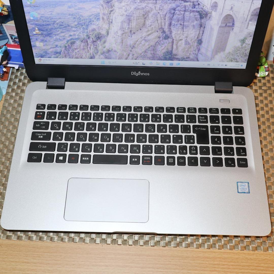 Win11公式対応/8世代Corei3/メモリ8G/SSD500G/無線/カメラ