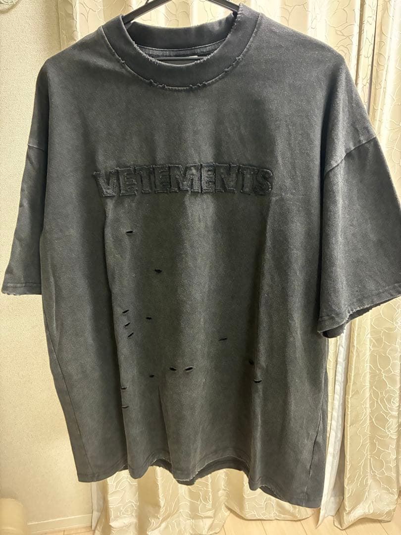 VETEMENTS Tシャツ