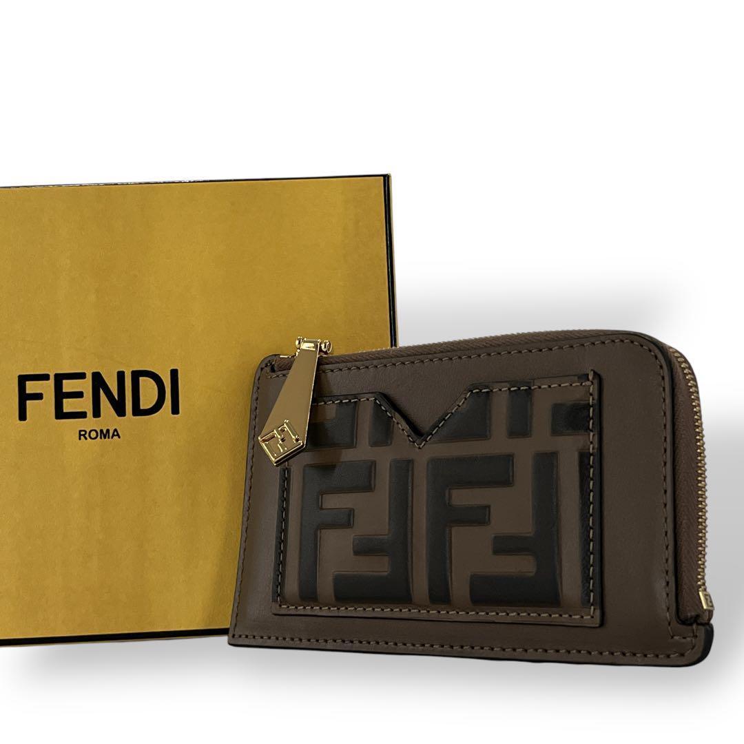 美品　フェンディ　ケース　FFダイヤモンド　カードケース　ズッカ　レザー