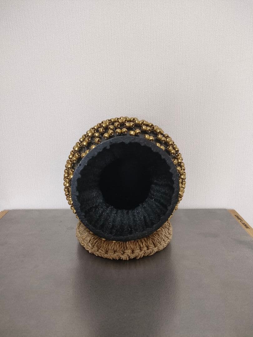 ハンドメイド　シェケレ　ブラック/ゴールド