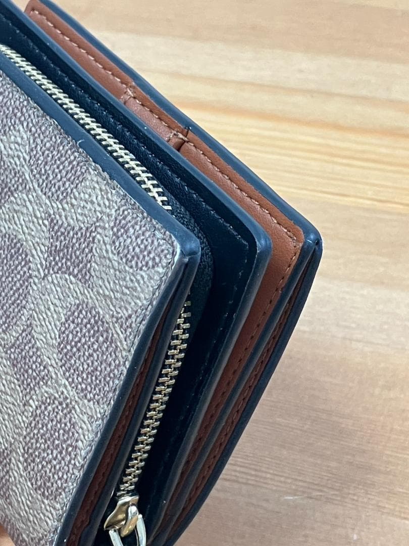 コーチ コズミック レキシー 二つ折り財布 ラウンドジップ 宇宙　CW463