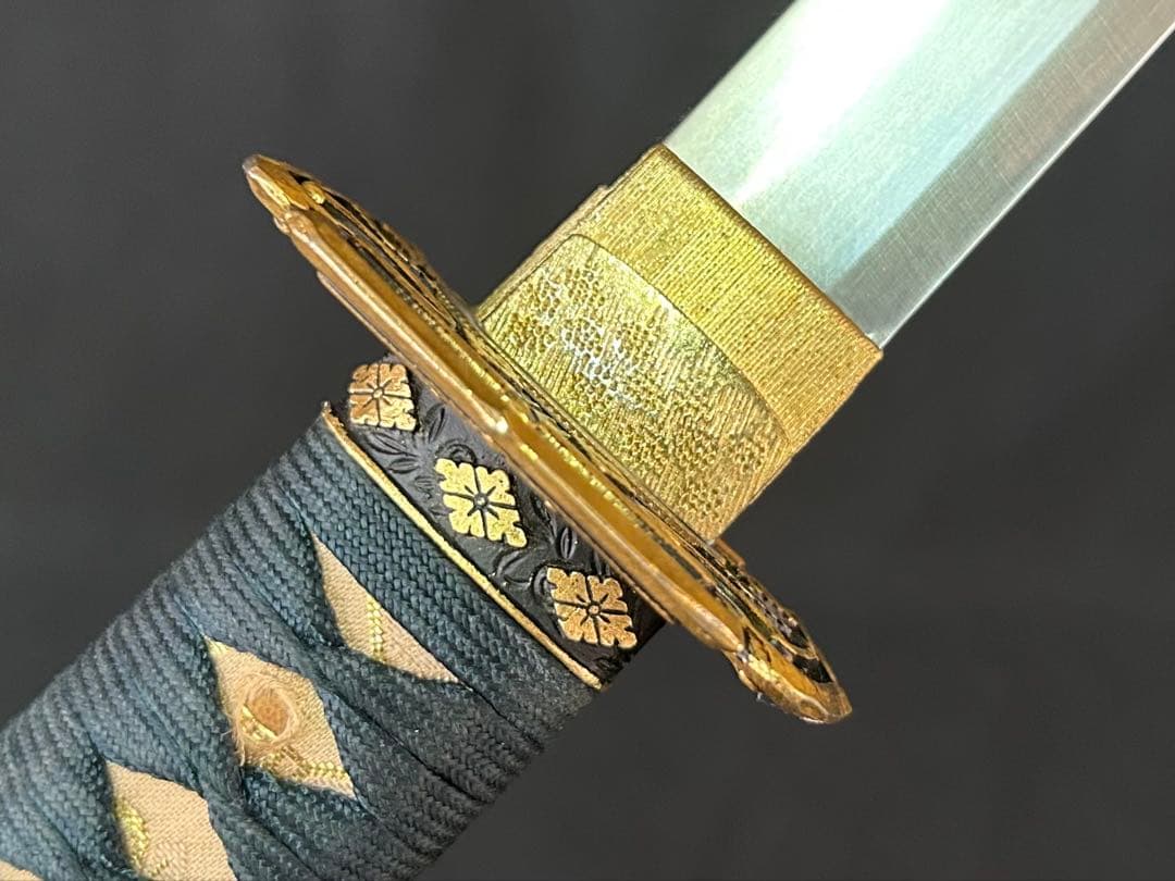 金梨子地花菱散糸巻太刀拵え 模造刀 陣太刀