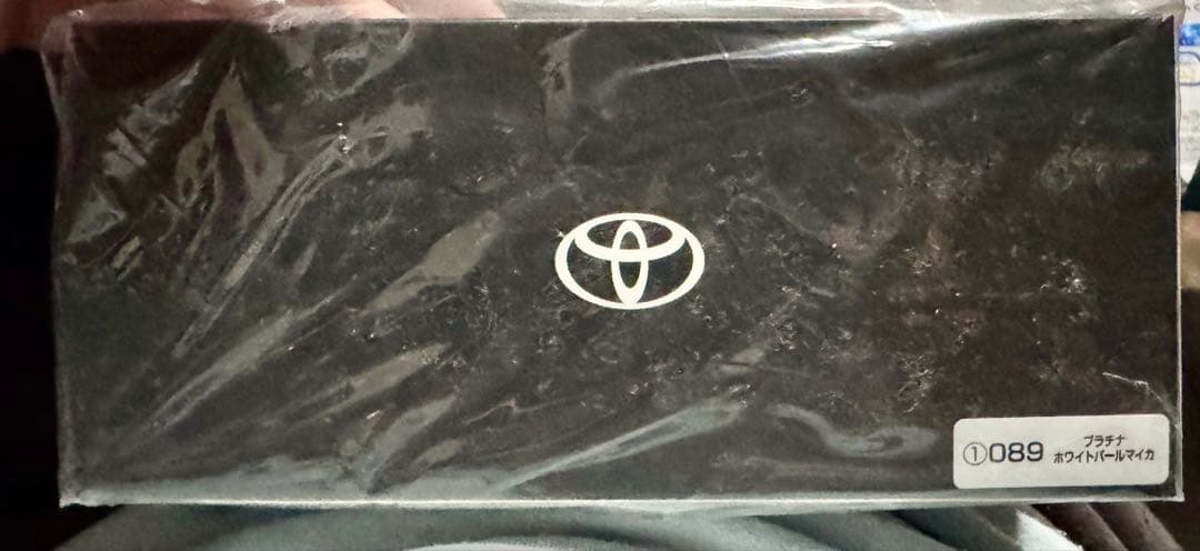 トヨタ1/30ヴェルファイアサンプル089プラチナホワイトパールマイカ新品未開封