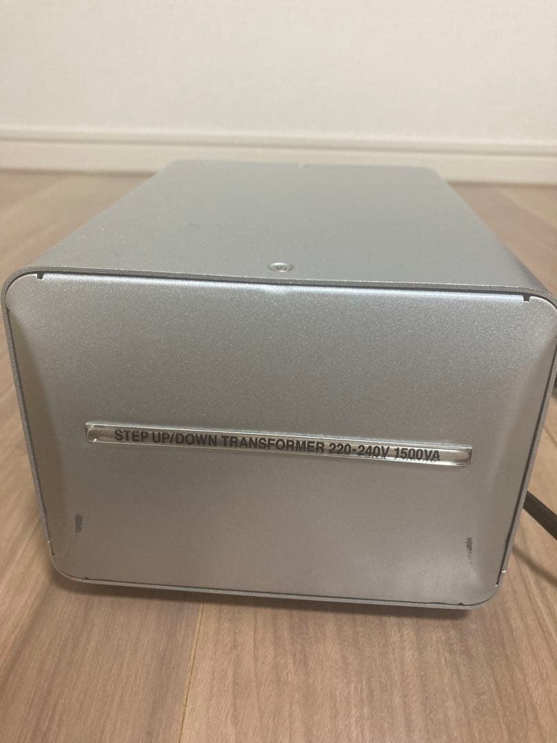 ステップアップ・ダウン変圧器 1500VA