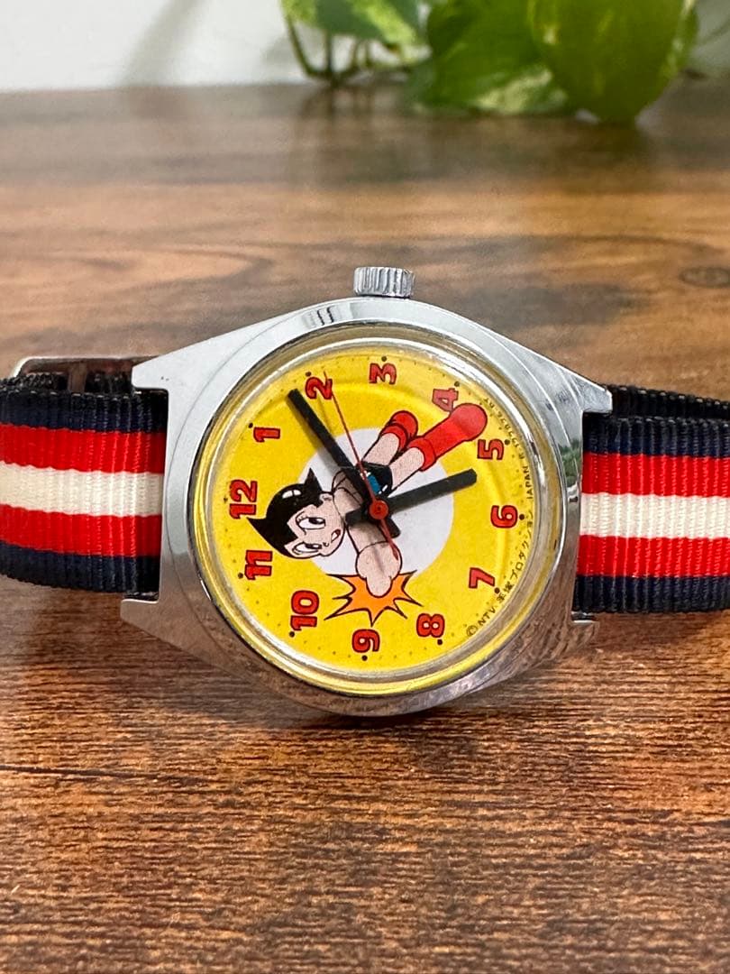 希少　レトロ　鉄腕アトム　腕時計（手巻き）