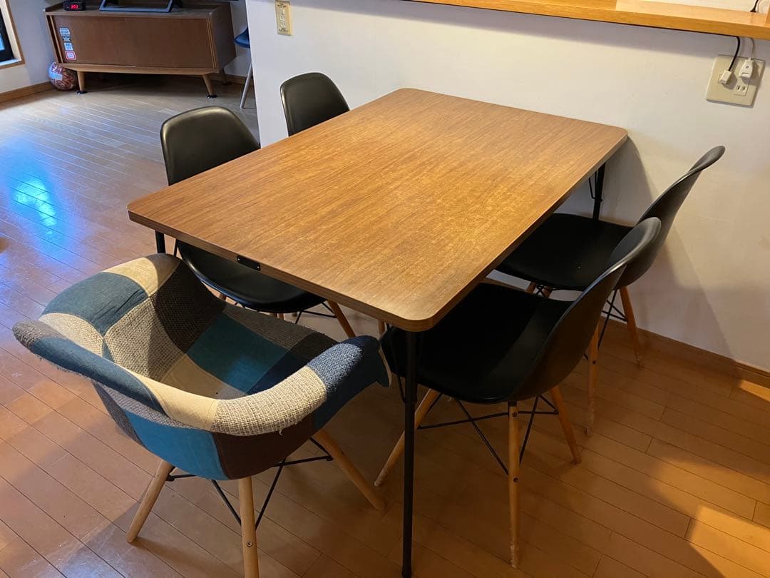 □ カリモク60 □ ダイニングテーブル (4人〜6人)