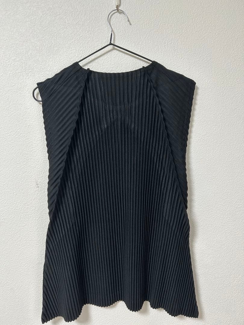HOMME PLISSE ISSEY MIYAKE ノースリーブトップス