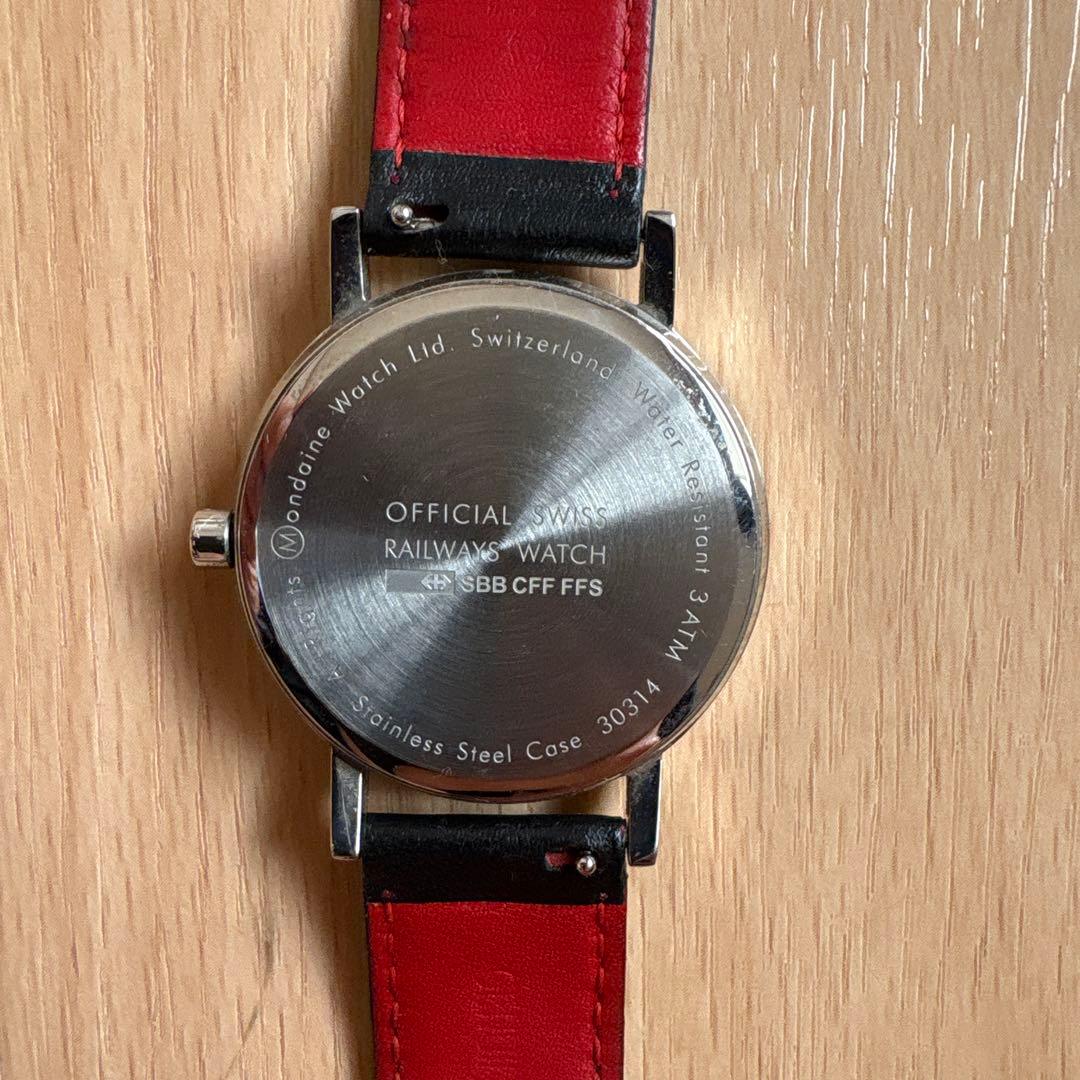 MONDAINE モンディーン　スイス製 時計 レザー