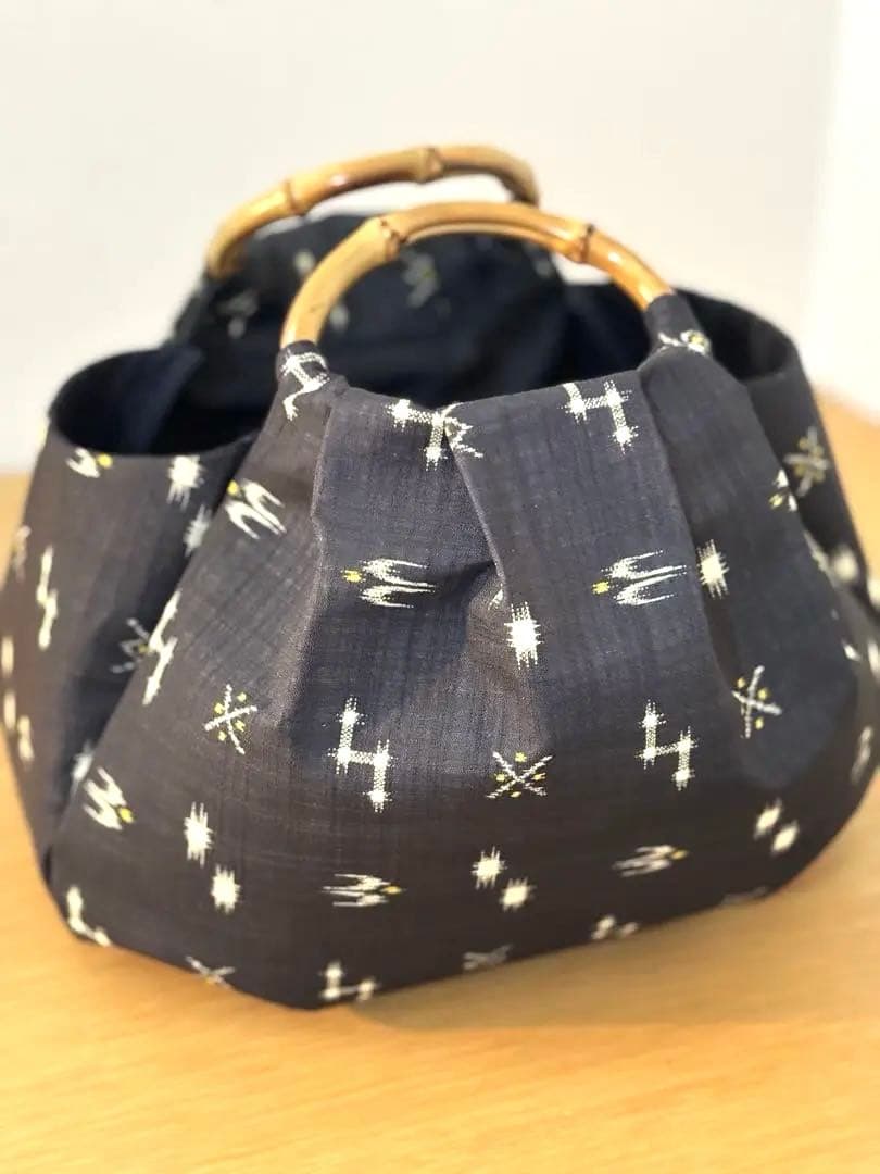 琉球柄　沖縄絣柄　琉球絣黒和装バック・着物バック　入学卒業結婚式七五三振袖