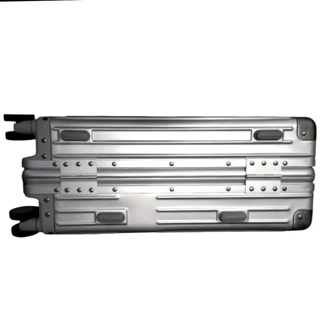 ✨極美品✨イノベーター　INV1811 36L 機内持込サイズ　アルミ