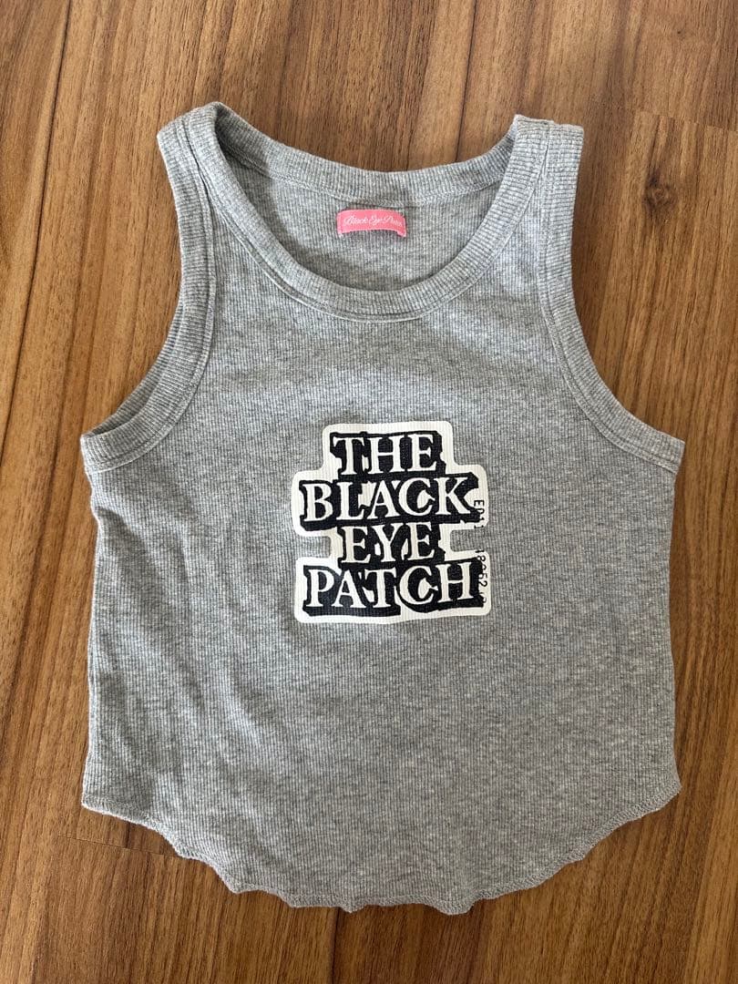 Black Eye Patch タンクトップ グレー　LANA着用