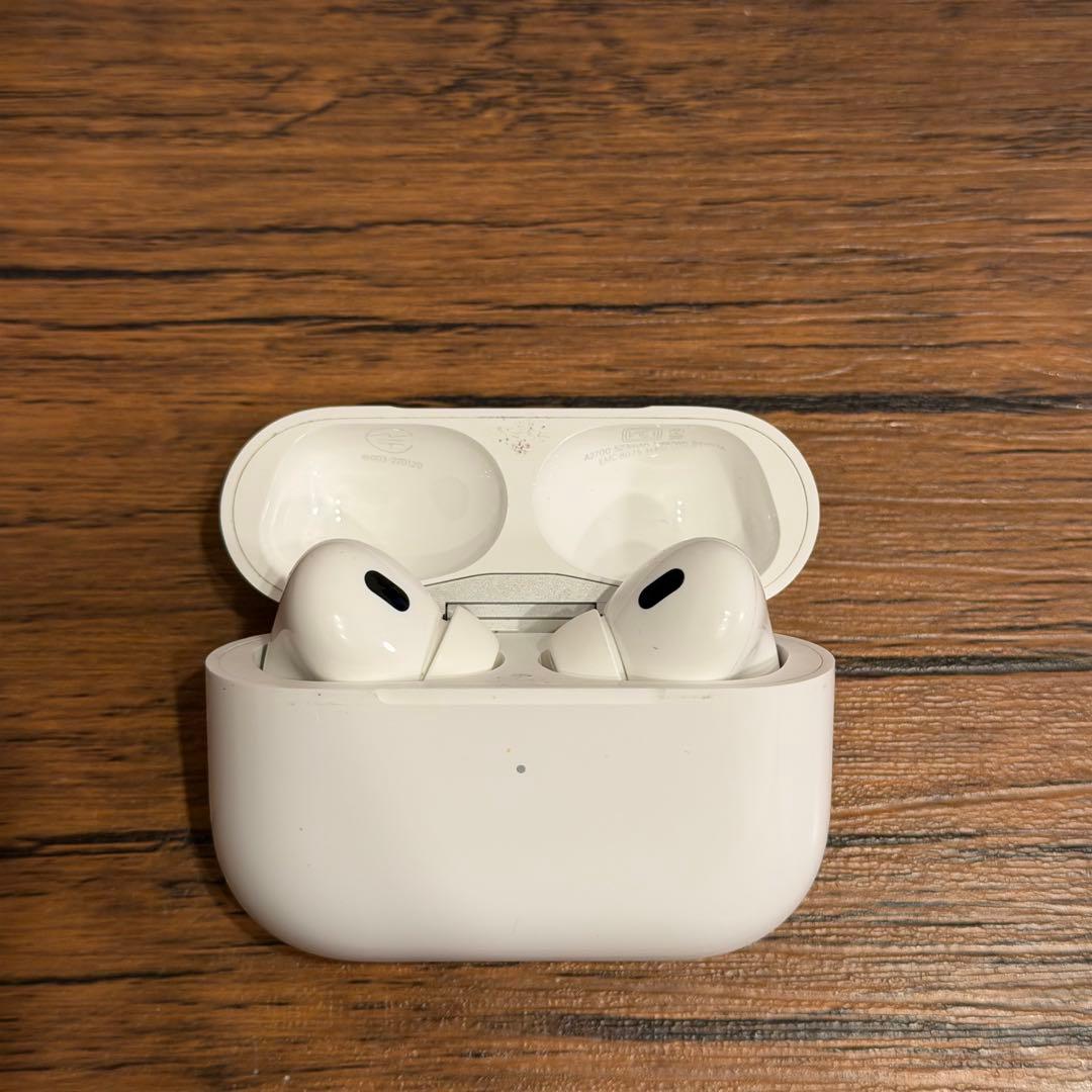 AirPods Pro (第2世代) 本体 + 未使用イヤーチップ/純正ケーブル