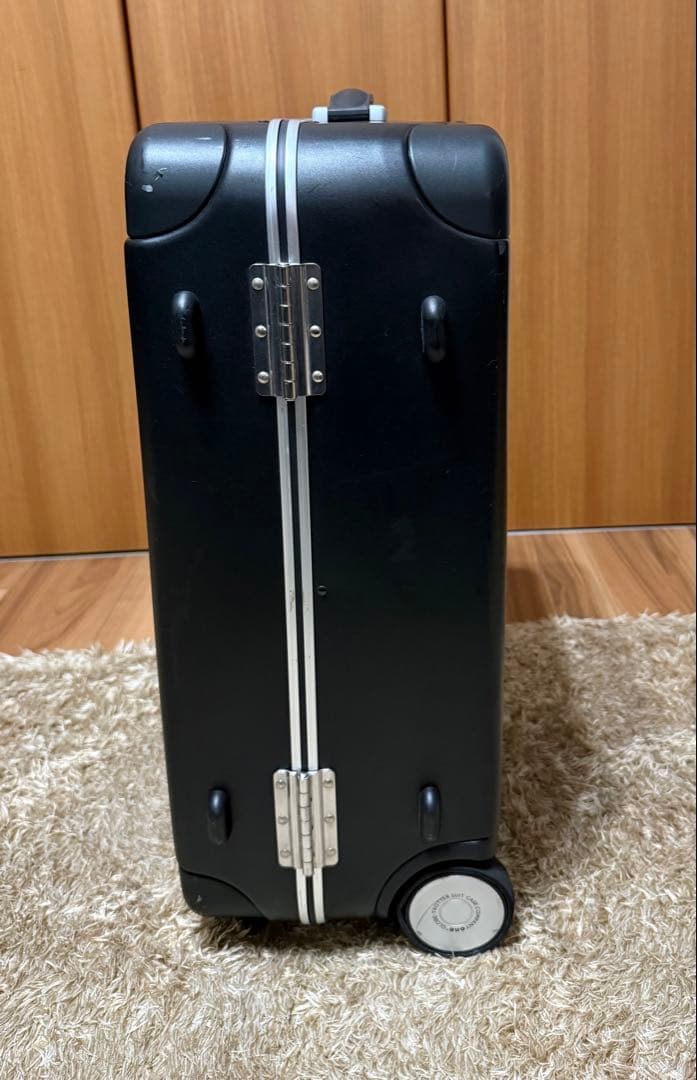 グローブトロッターキャリーケース機内持込みサイズ