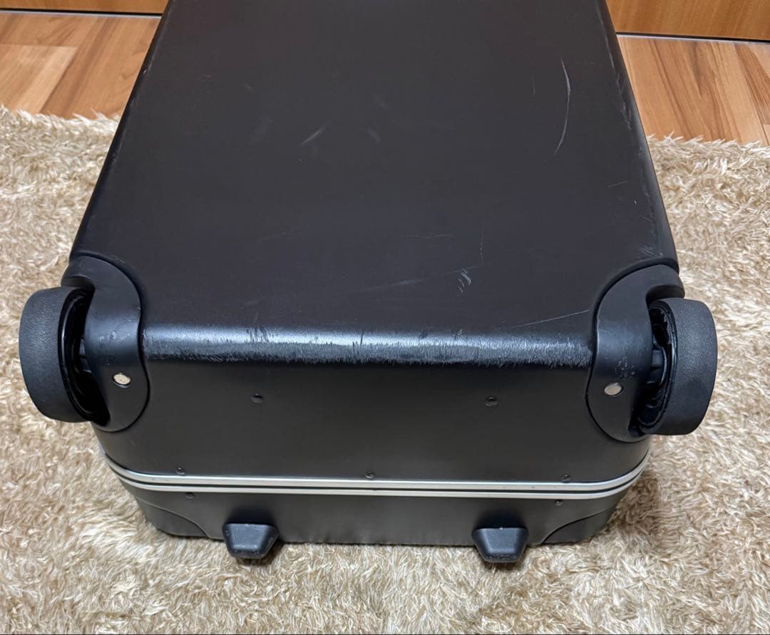 グローブトロッターキャリーケース機内持込みサイズ