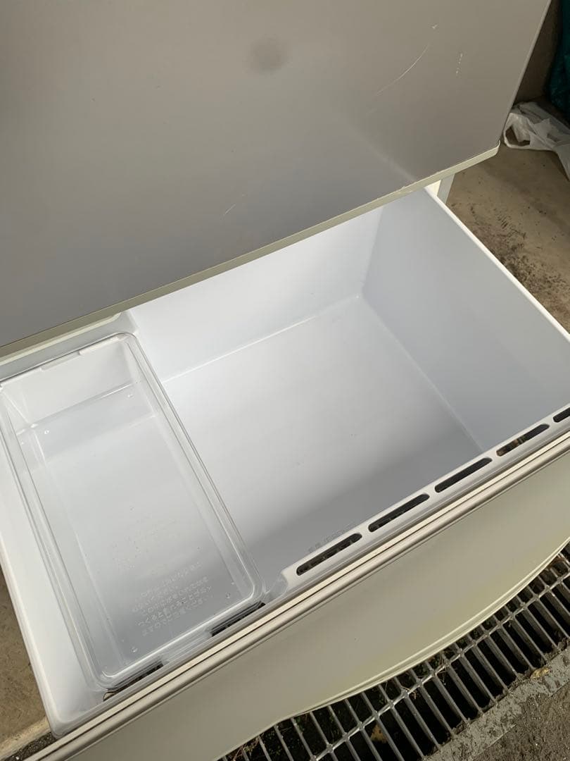 シルバー 3ドア冷蔵庫　サンヨー