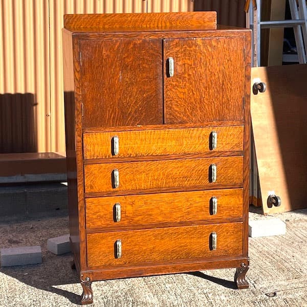 イギリスアンティーク　4段チェスト　キャビネット　サイドボード