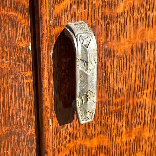 イギリスアンティーク　4段チェスト　キャビネット　サイドボード