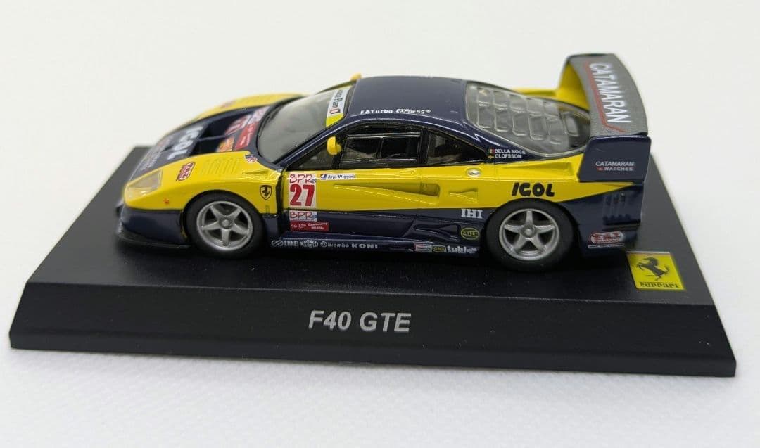 京商 1/64 CVS フェラーリレーシングF40 GTE NO28、27