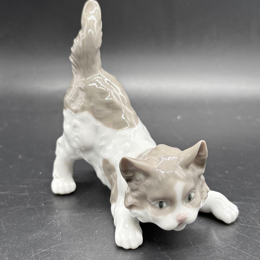 箱付き　リヤドロ フィギュリン 置物　ネコ 　尾っぽを立てる猫　no.172