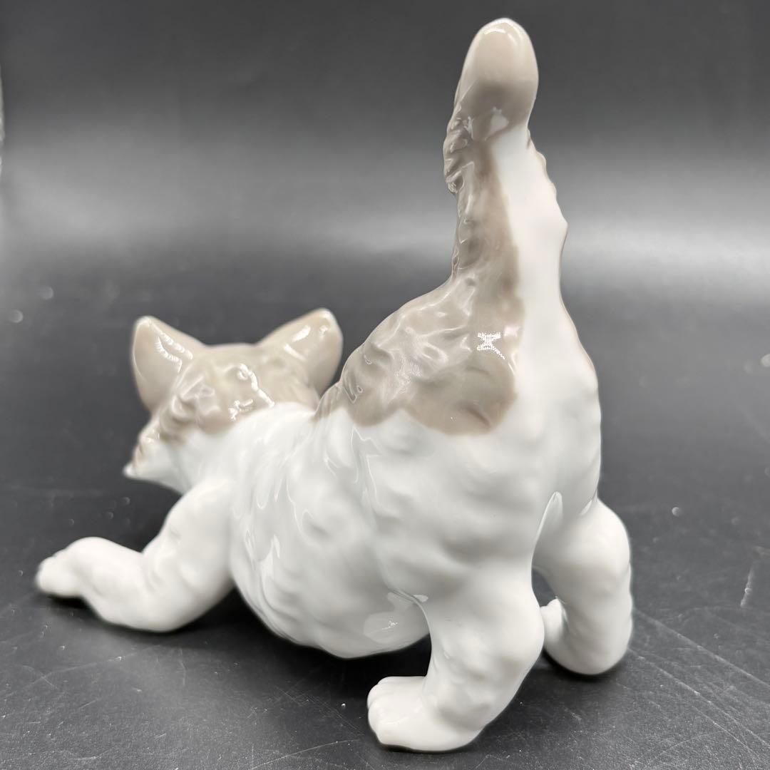箱付き　リヤドロ フィギュリン 置物　ネコ 　尾っぽを立てる猫　no.172